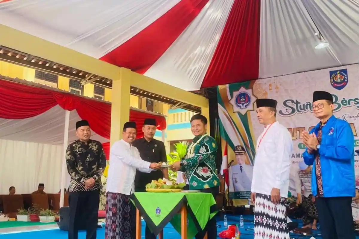 HUT ke-60 SMPN 1 Adiwerna, Bupati Tegal Ischak Pesan Tingkatkan Prestasi, Belajar dan Inovasi Siswa
