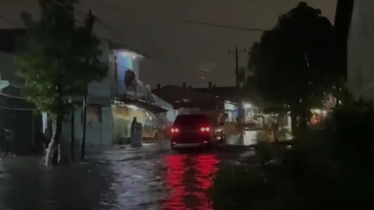 Daftar 13 Lokasi di Kota Medan yang Tergenang Banjir, Hujan Deras juga Menumbangkan Pohon