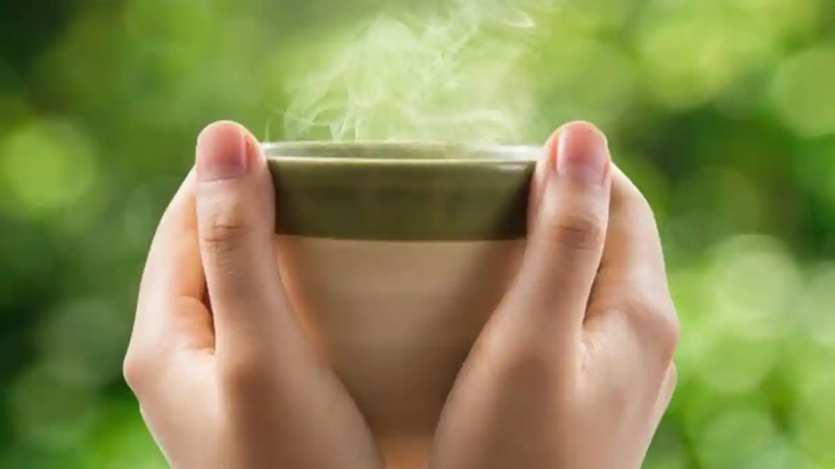 7 Khasiat Minum Air Hangat, Bisa Lancarkan Sirkulasi Darah hingga Legakan Hidung Tersumbat