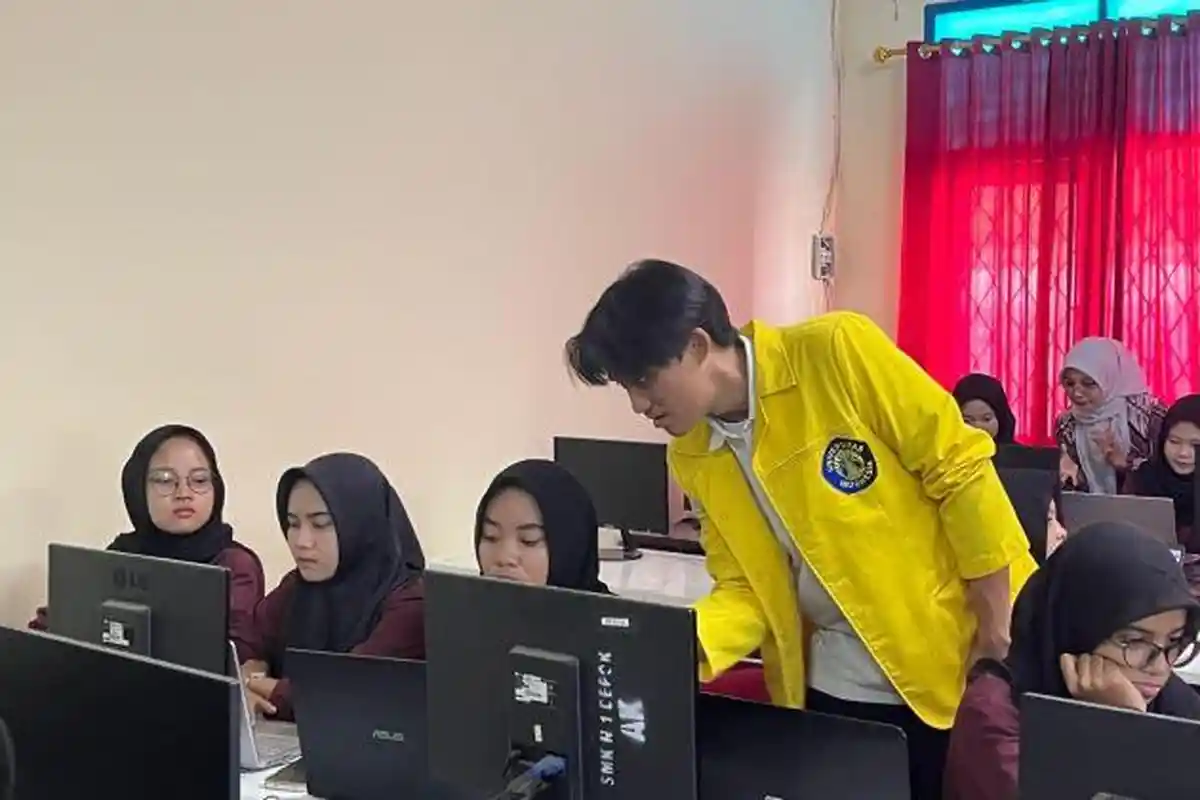 Pelajar SMA dan SMK Depok Dapat Edukasi dari UI Tentang Analisis Data untuk Keputusan Strategis