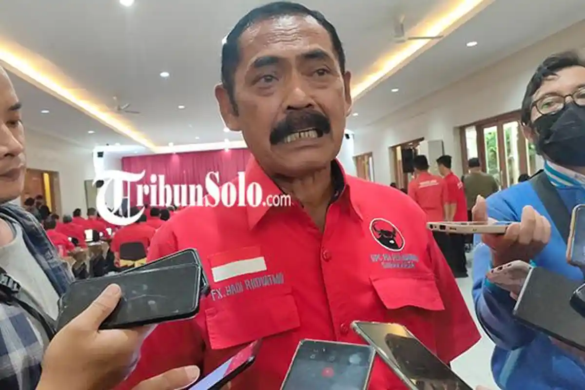 Ratusan Kader Banteng Soraki 'Ganjar Presiden' di HUT PDIP, FX Rudy Tegaskan Bukan Dari DPC Solo