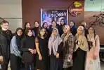 kolaborasi_dengan_anugerah_cosmetics_panam_make_over_cosmetics_gelar_beauty_class.jpg