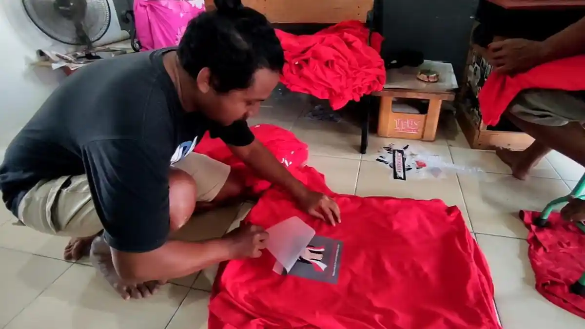Jelang Agustusan, Tukang Sablon di Pati Kebanjiran Orderan