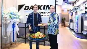 Presiden-Direktur-PT-Daikin-Shinji-Miyata-bersama-Owner-PT-Alvamega-Mitra-Abadi-Cahya-Aji-Kusuma.jpg