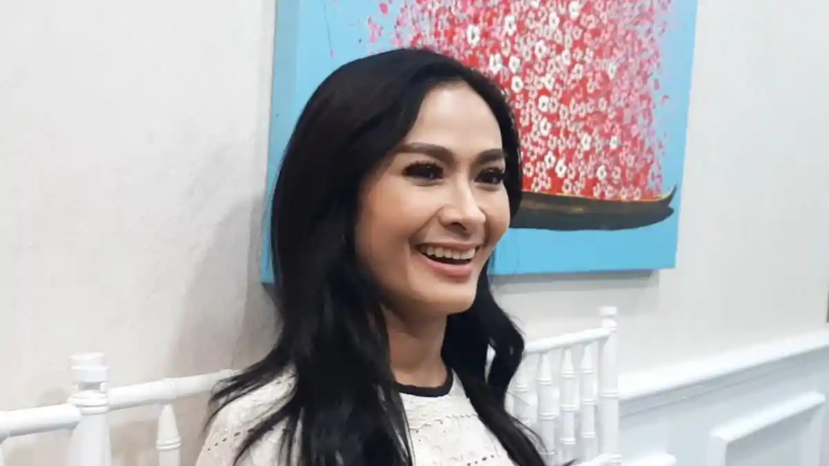 Soal Perawatan Kulit, Iis Dahlia Tak Ada Apa-apanya Dibandingkan Putrinya