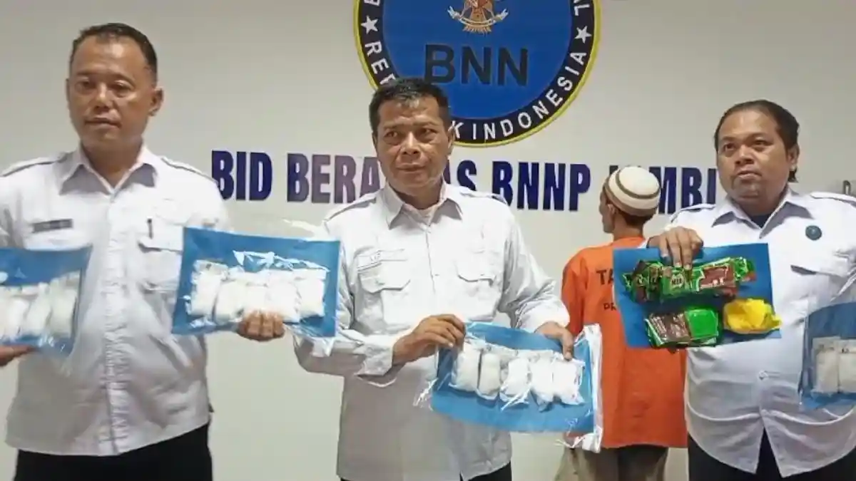 Pria Asal Aceh Dibayar Rp500 Ribu Bawa Barang ke Jambi, Ternyata Isinya 1 Kg Sabu-sabu