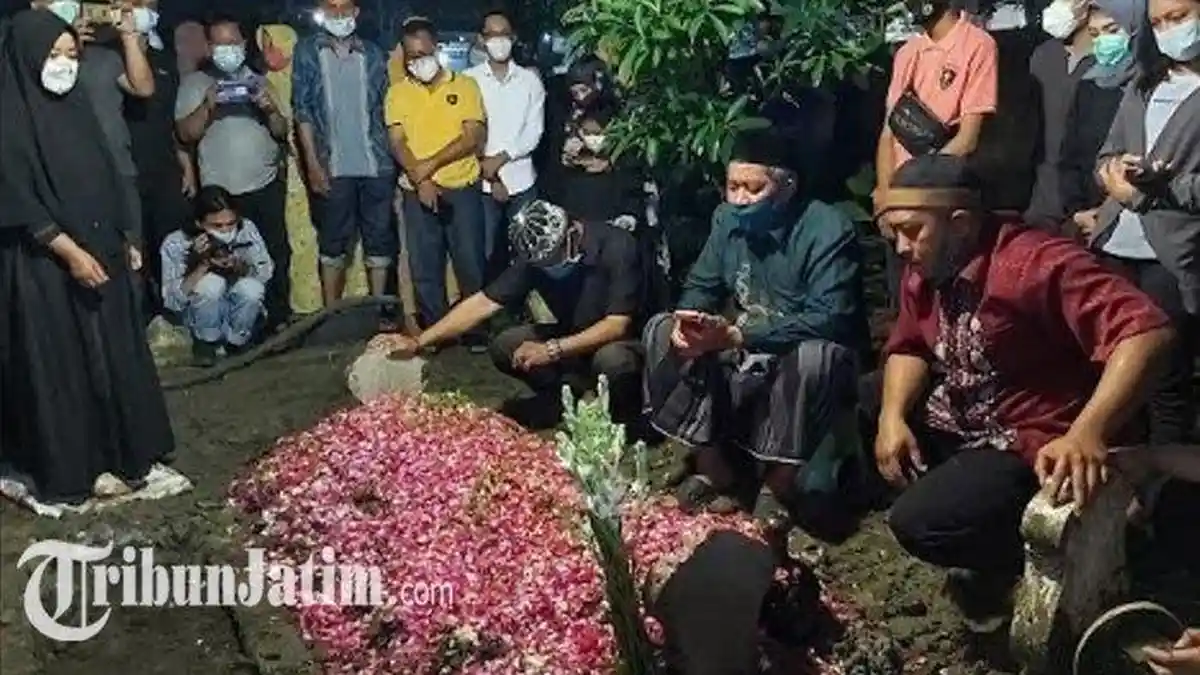Pesan Terakhir Chacha Sherly eks Trio Macan untuk Adik Sebelum Kecelakaan di Tol Semarang