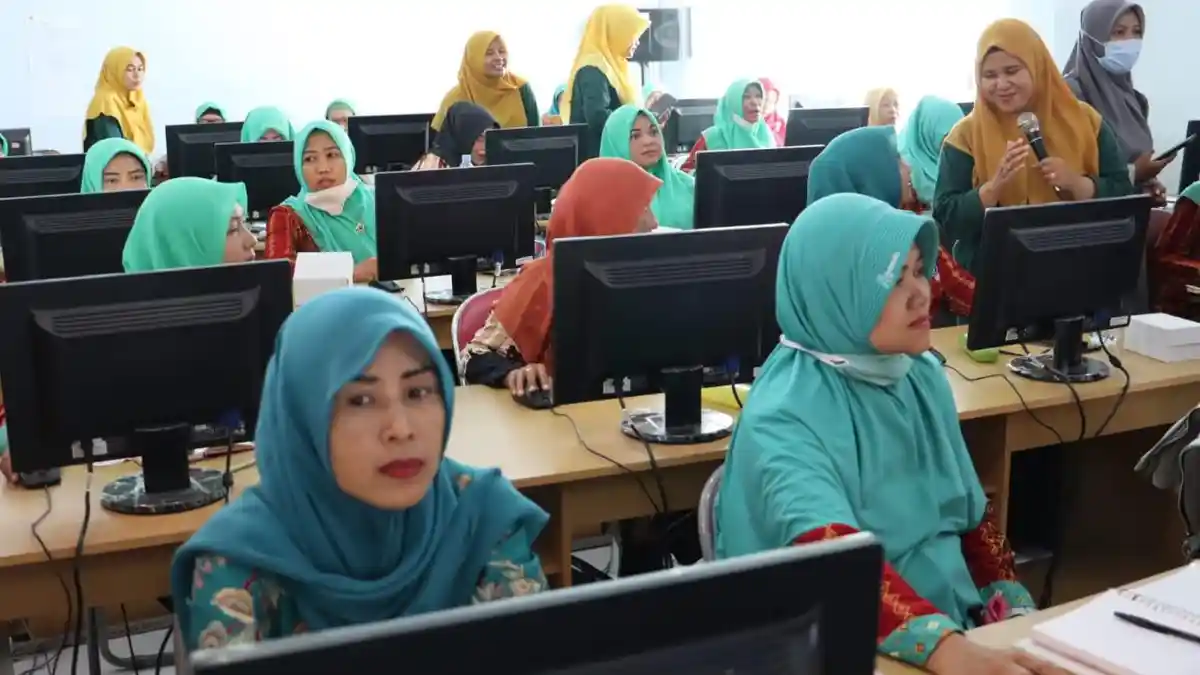 Guru PAUD Kota Pekalongan Dilatih Penggunaan IT