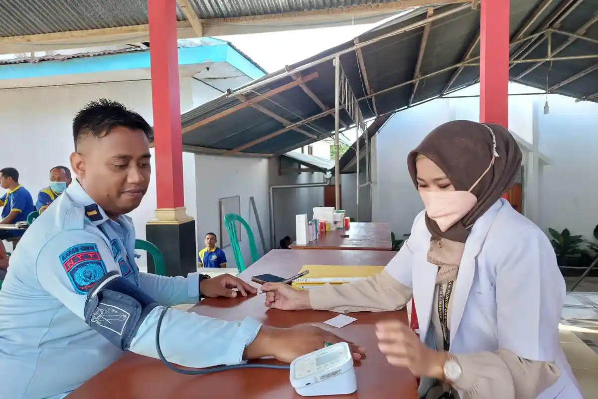 Beri Pelayanan Kesehatan Gratis Kepada WBP, Kalapas Ende: Lapas Ende Peduli Kesehatan