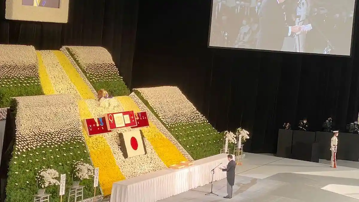 Pesan Terakhir PM Kishida kepada Shinzo Abe: Dibutuhkan Keberanian untuk Mengangkat Jepang