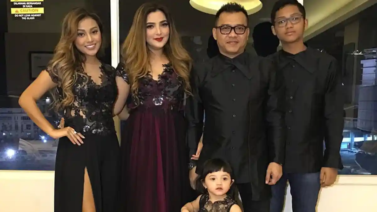 Bukannya Nyoblos, Keluarga Anang - Ashanty Malah Bikin Dagelan, Ini Alasannya!