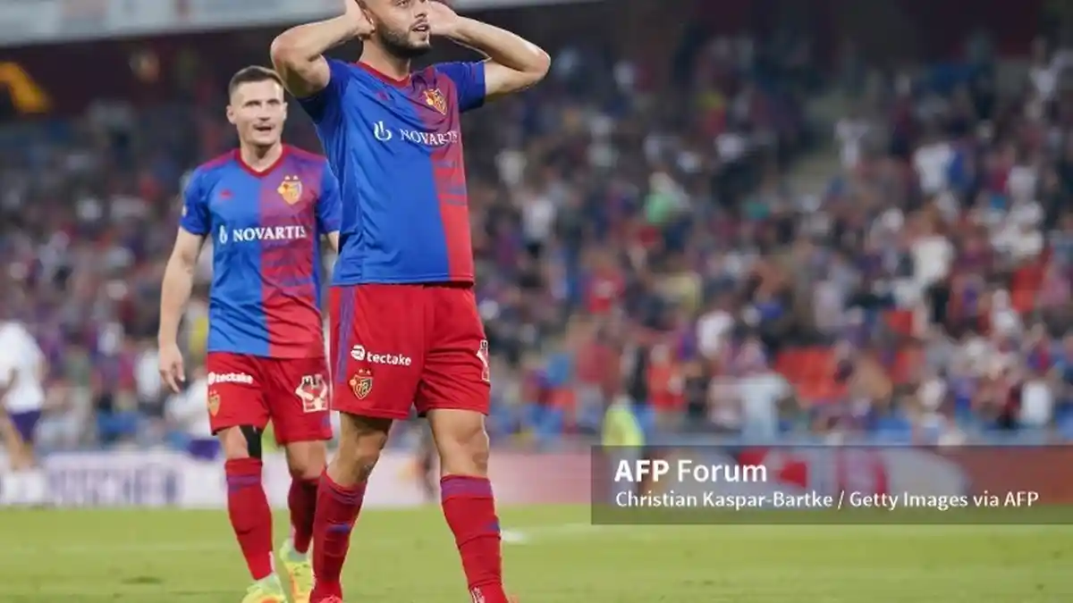 Kran Gol Barcelona Seret, Xavi Incar Predator Basel Arthur Cabral, Tak Jadi Raheem Sterling ?