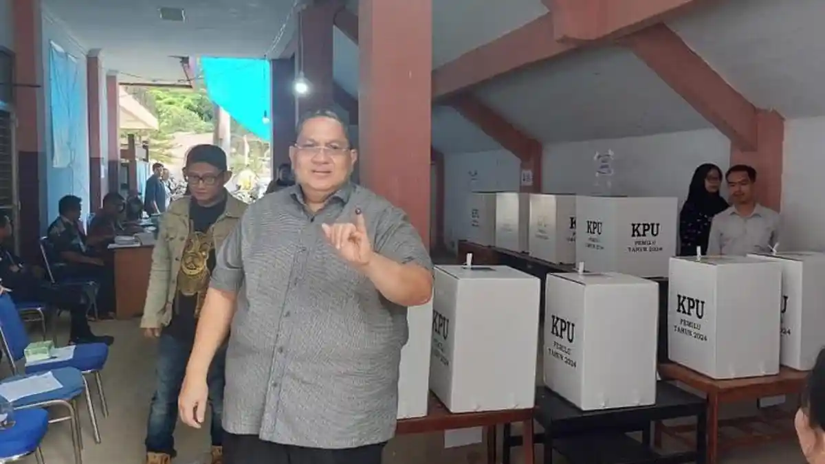 Kepala Kejari Mamasa Nyoblos di TPS 3 Osango Mamasa