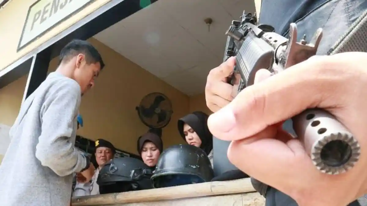 Pascaledakan di Polrestabes Medan, Polres Majalengka & Mapolres Cirebon Perketat Akses Keluar Masuk