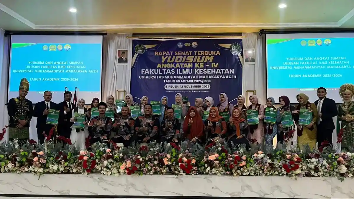 Fakultas Ilmu Kesehatan UMMAH Yudisium 33 Lulusan