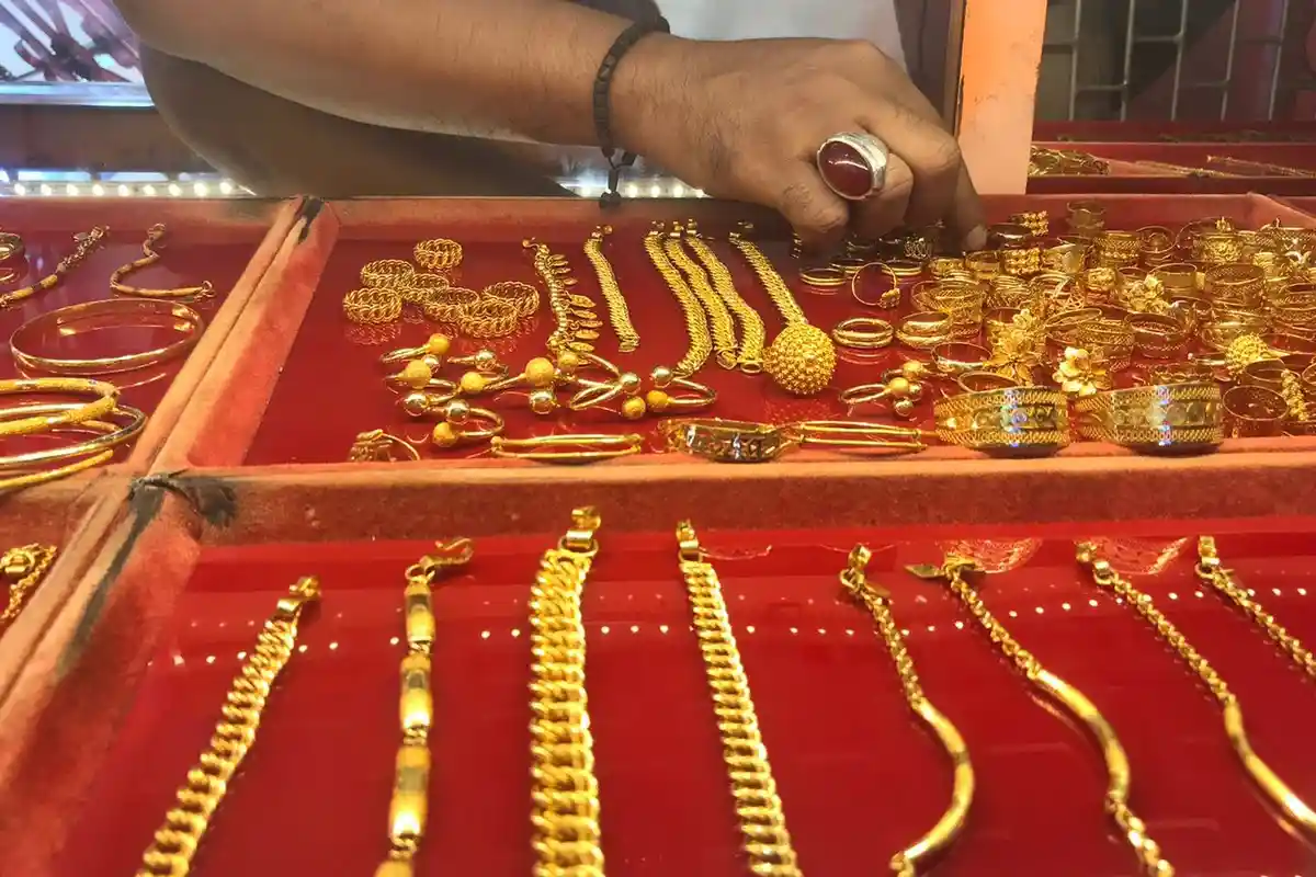 Harga Emas Hari Ini di Pidie Turun, Warga Ramai Menjual, Segini Harga Emas Per Gram dan Per Mayam