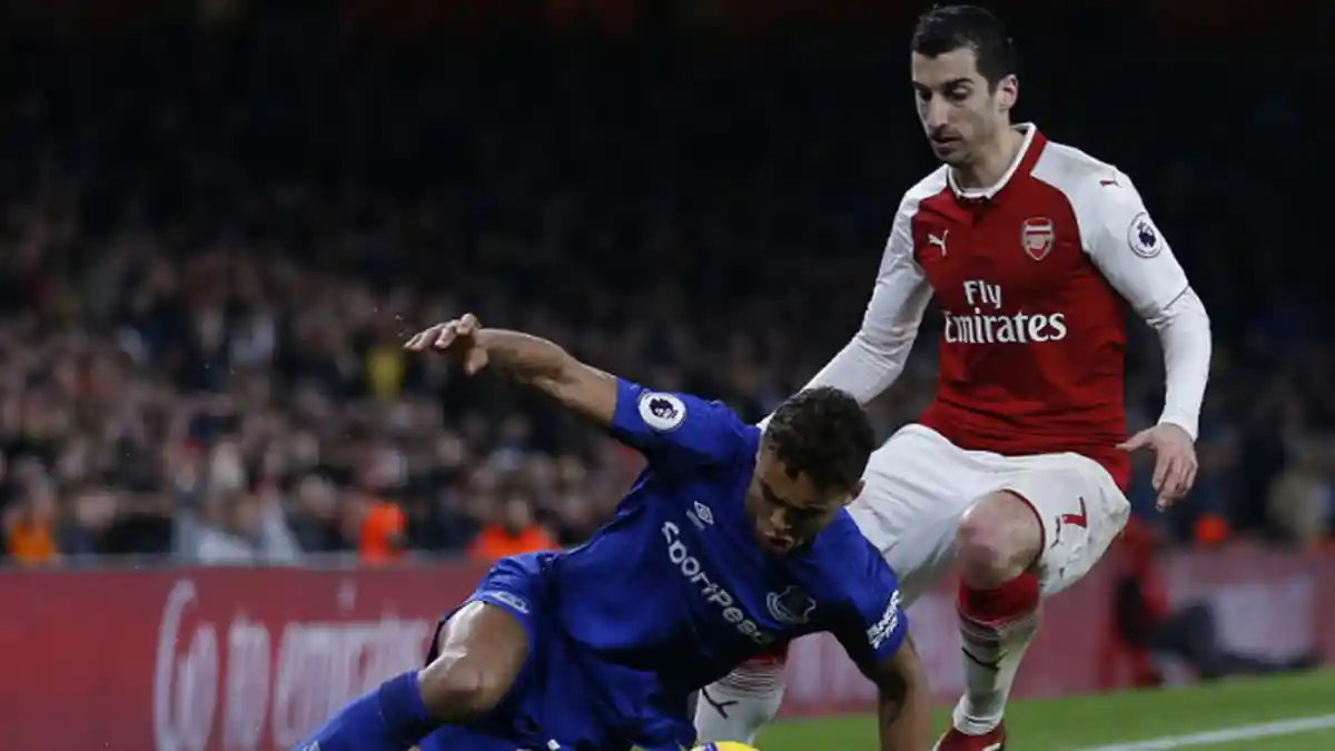 Henrikh Mkhitaryan Senang dengan Gaya Menyerang Arsenal