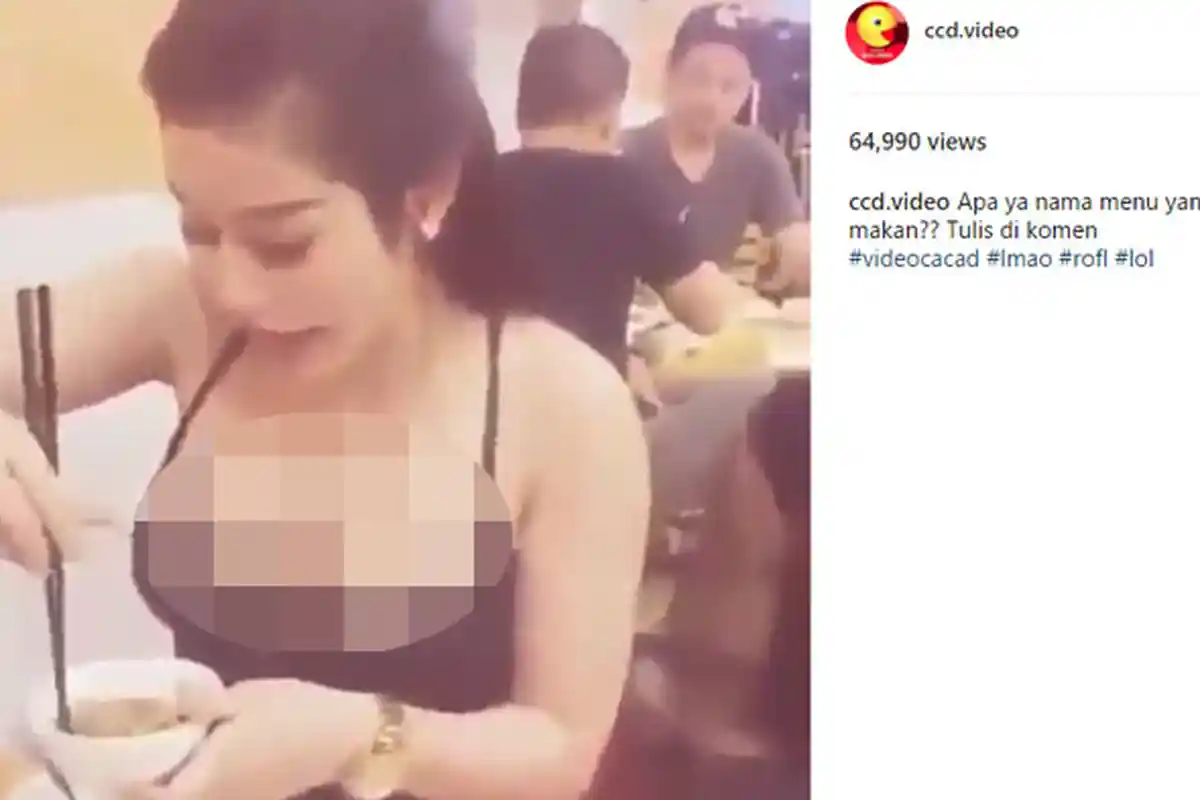 Cewek Berpakaian Terbuka Ini Makan Apa Ya, Netizen Sampai Nggak Kedip: Apaan Itu Gede Putih?