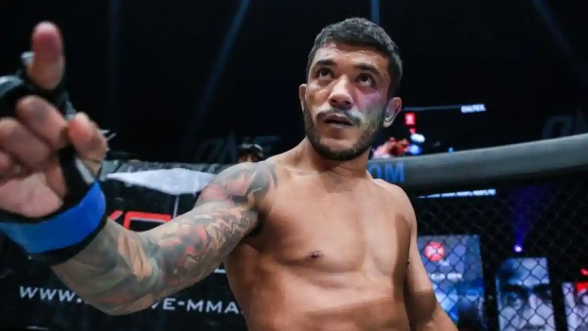 Alex Silva dan Yoshitaka Naito Saling Tantang Menantang pada Latihan Terbuka One: Grit And Glory