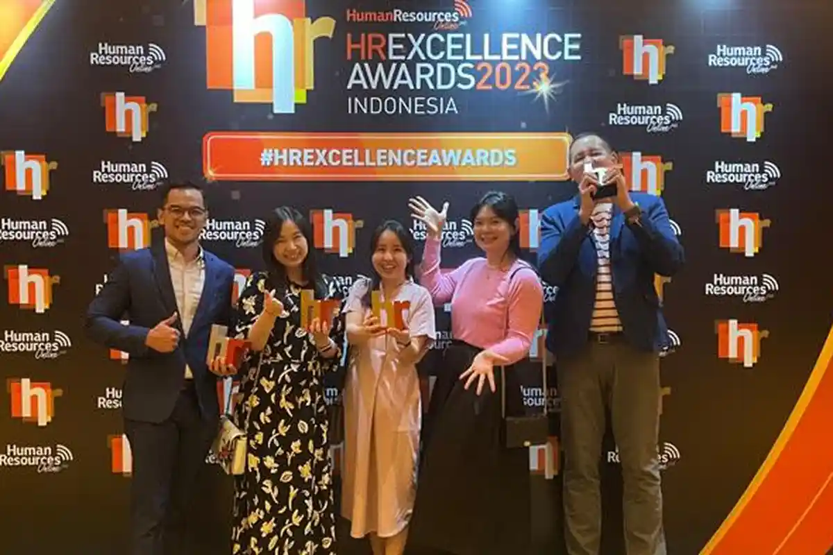 Sampoerna Berhasil Raih LinkedIn Top Companies 2023 dan HR Excellence Award 2023