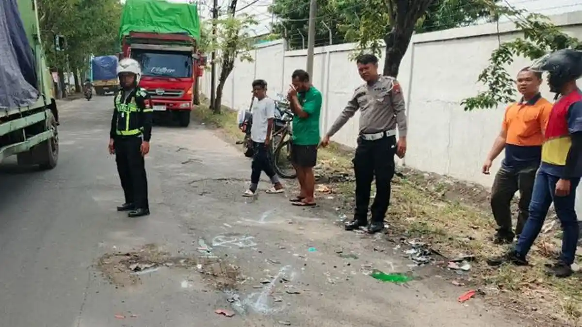 Jalan Mayjend Sungkono Gresik Makan Korban, Pengendara Aerox Tewas saat Hendak Salip Truk