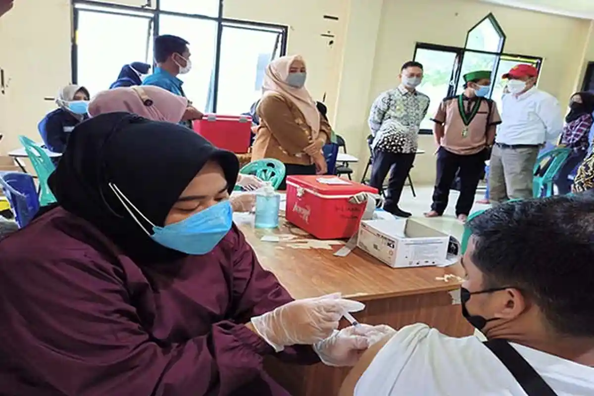 Cari Lokasi Vaksin Covid-19 Terdekat Saat Ini, Klik https://covid19.go.id/faskesvaksin