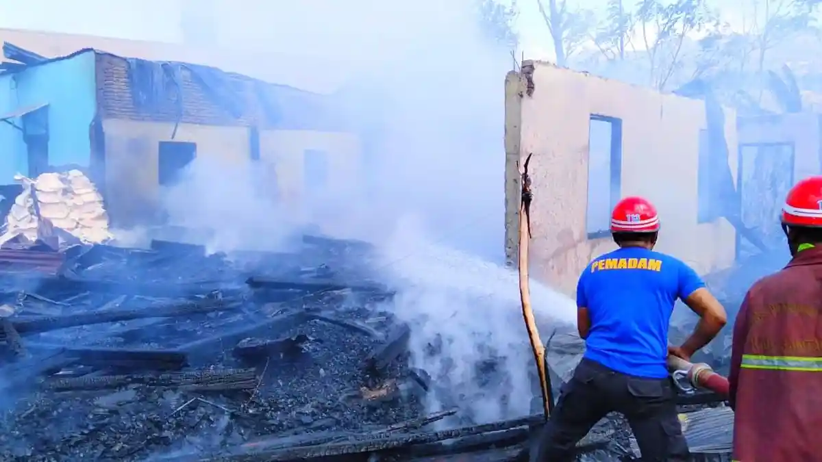 Akibat Masak Jagung Rebus, Tiga Rumah Warga Eremerasa Bantaeng Ludes Terbakar