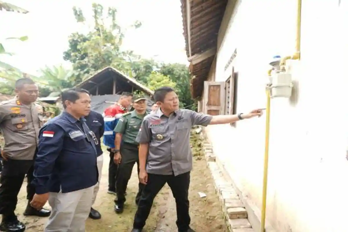 Lebih Hemat Biaya, Bupati Enos Resmikan 3 Ribu Jaringan Gas di Karang Kemiri OKU Timur