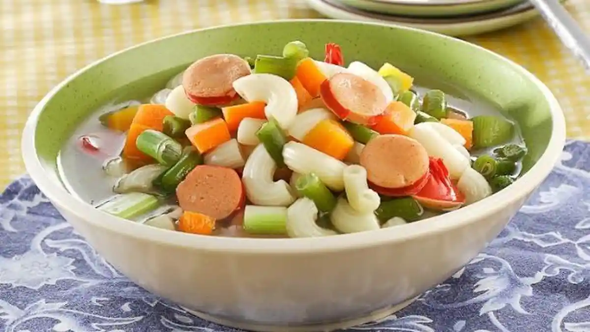 Resep Sup Sosis Makaroni, Menu Pelengkap Makan Malam yang Pasti Digemari Seisi Rumah