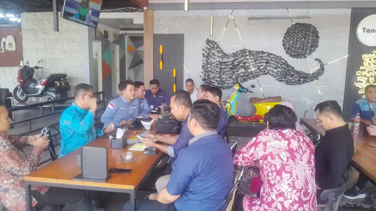 Ngopi Bareng Kepala OJK Bonny Hardi Putra, APPI Sulteng Bahas Kendala dan Layanan Nasabah - OJK-dan-APPI-Sulteng-1.jpg