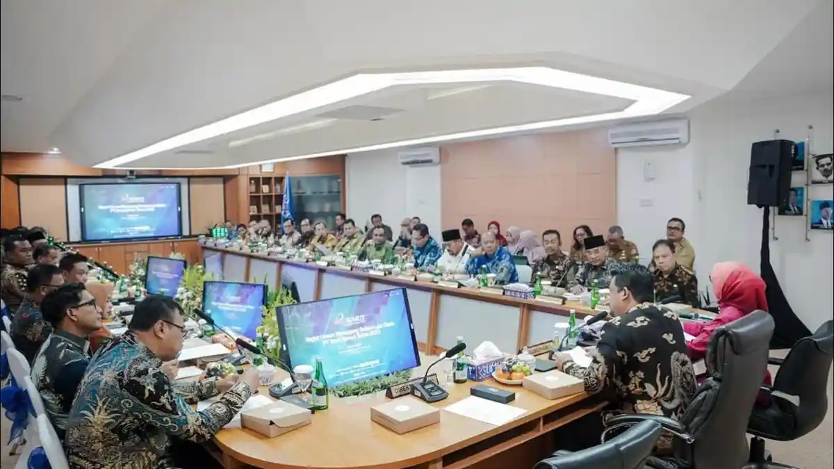BUPATI Franc Bernhard Tumanggor Hadiri Rapat Umum Pemegang Saham Luar Biasa PT Bank Sumut