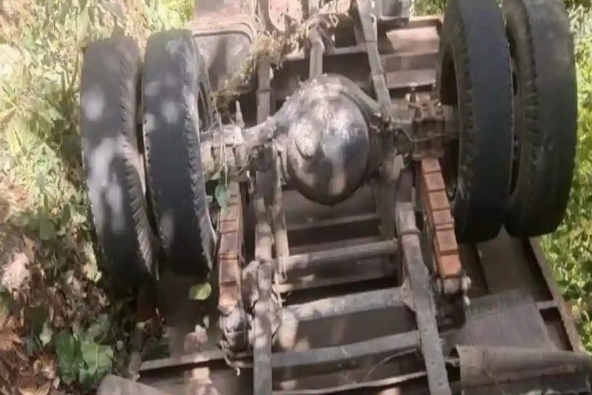 BREAKING NEWS : Truk Angkut Peziarah Masuk Jurang di Adonara Barat Flores Timur