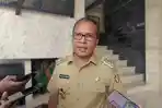Wali-Kota-Makassar-Danny-Pomanto-diwawancara-di-kediamannya-Jl-Amirullah-Senin-2972024111111.jpg