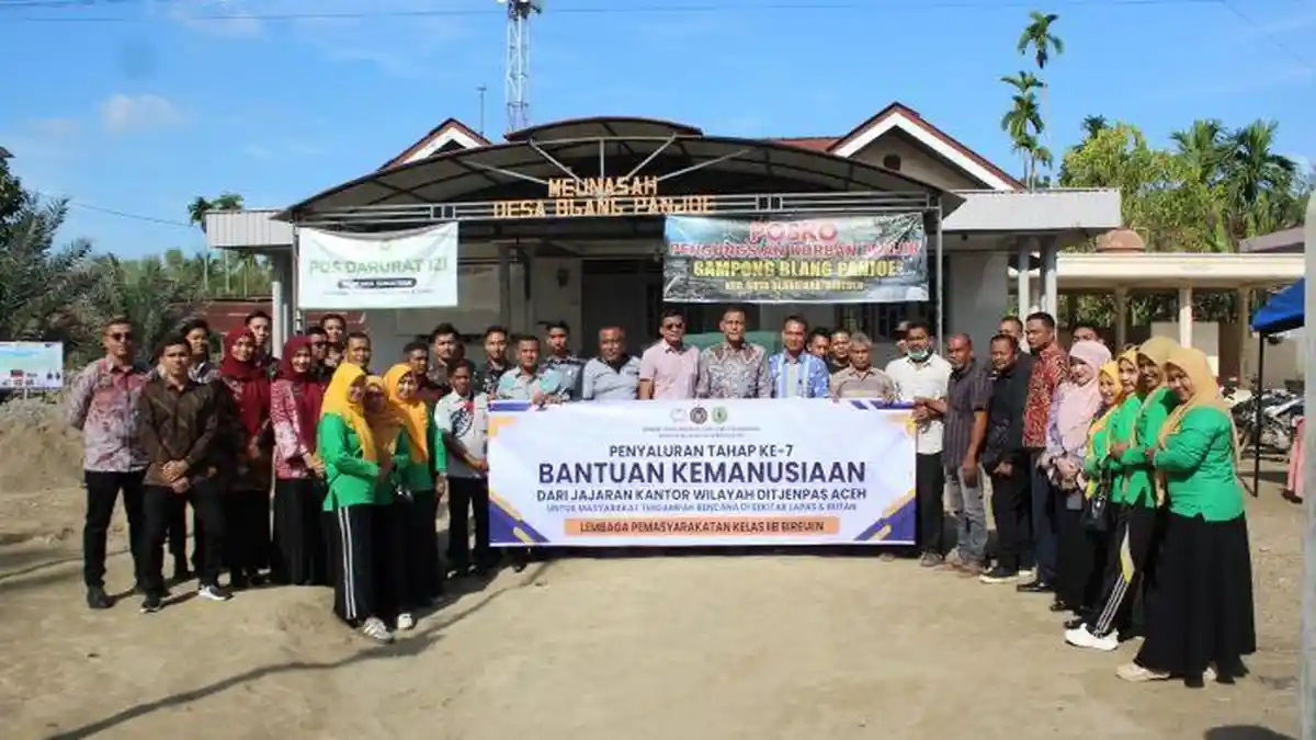 Lapas Bireuen Salurkan Bansos untuk Pengungsi Banjir di Blang Panjoe