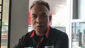 ANTREAN-PENGISIAN-SOLAR-Kepala-Operasionffubsidi.jpg