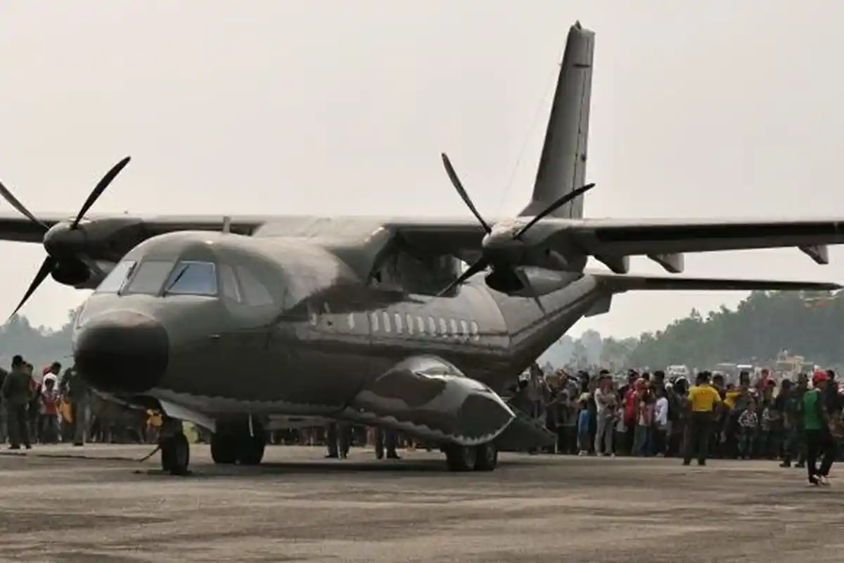 PESAWAT Menancap di Gunung,Capt Fierda Terjebak Cuaca Buruk:Nasib Tragis Pilot Pertama Wanita CN235