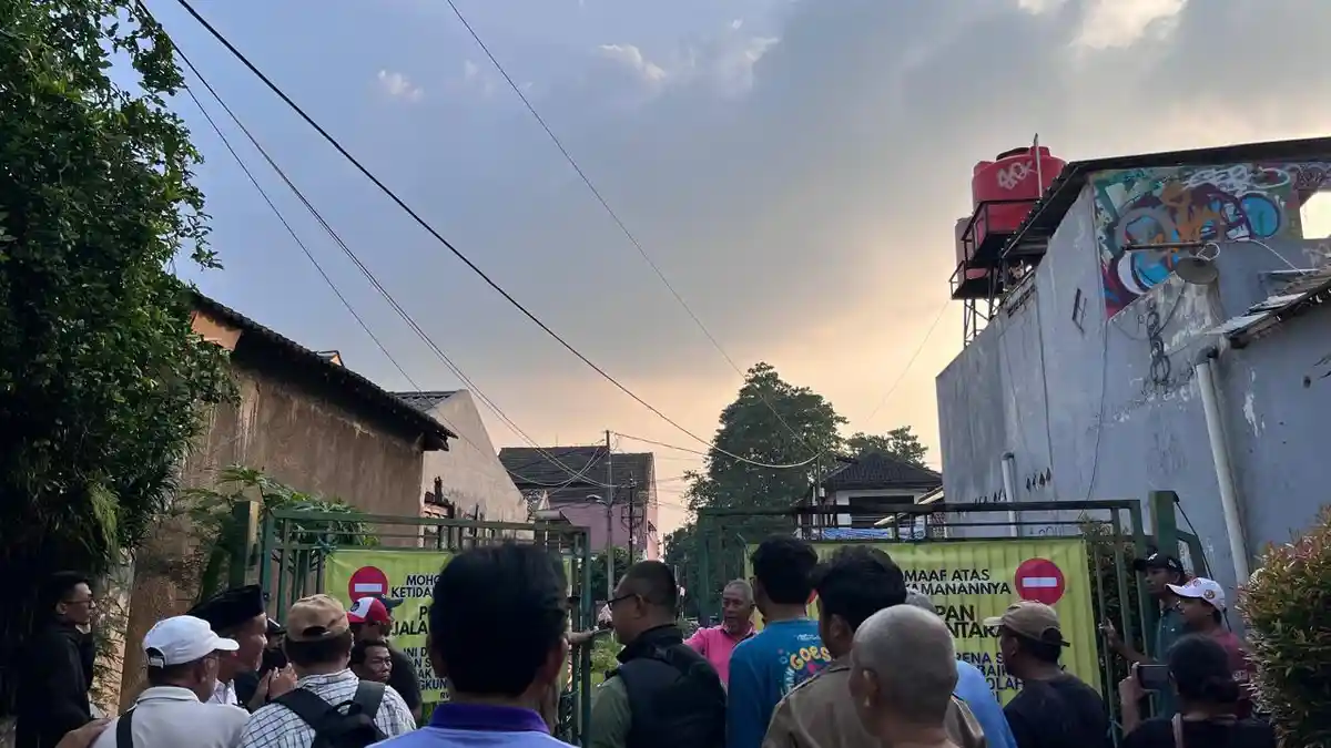 Polemik Jalur Domisili SPMB, Warga Tutup Akses ke SMPN 4 dan SMAN 6 Tangsel