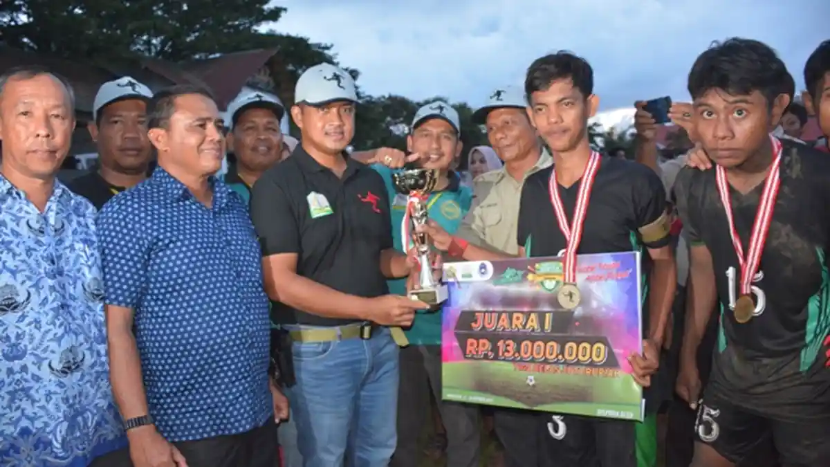 SMAN 2 Meulaboh Boyong Piala Pemerintah Aceh