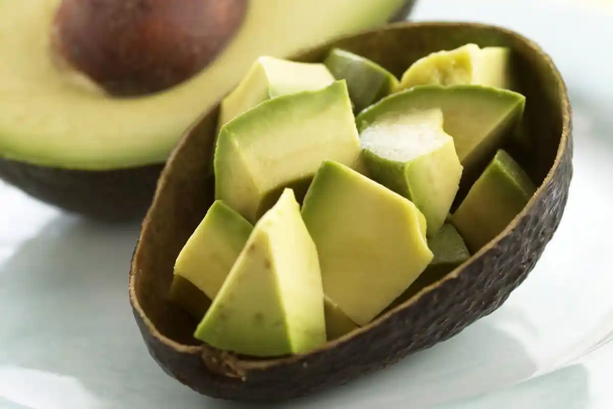 Ini Cara Penggunaan Alpukat untuk Peremajaan Rambut yang Rusak dan Membuat Rambut Jadi Berkilau