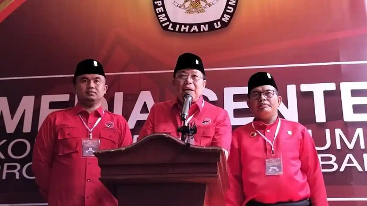 DPR Minta Bulog Segera Serap Gabah Petani Rp6.500 per Kg, Alex Indra Lukman: Perintah Presiden