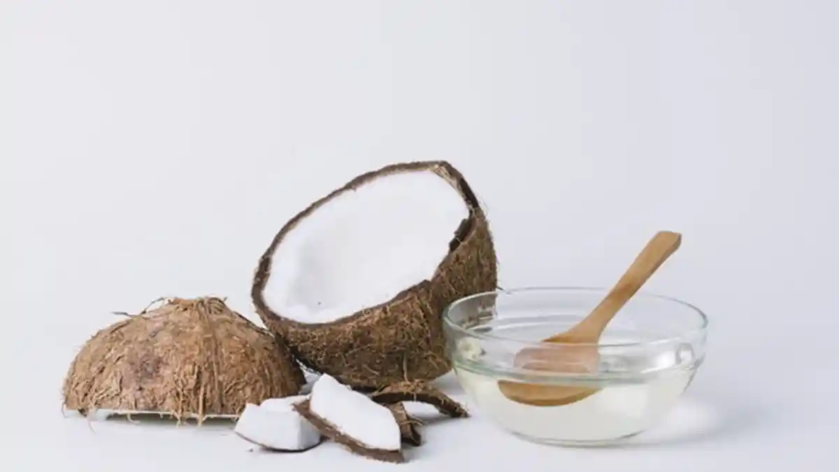 Rambut Bebas Ketombe dengan Minyak Kelapa, Coba 4 Metode Mudah Ini, Bisa Dicampur dengan Jojoba!