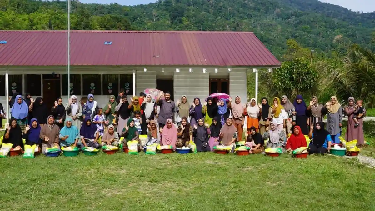 PKBM RUMAN Aceh Salurkan 191 Paket Sembako ke Pining Gayo Lues ...