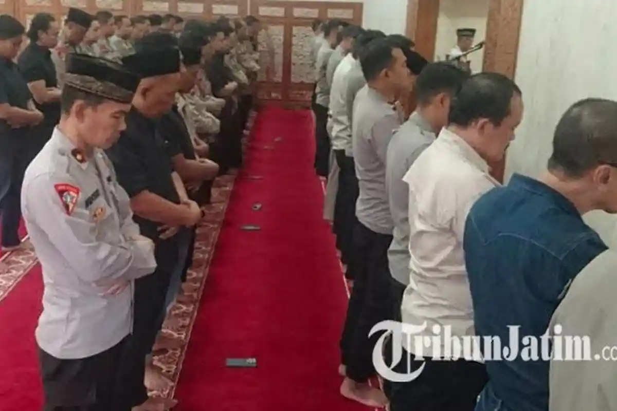 Polres Tulungagung Gelar Salat Gaib Doakan 3 Polisi yang Gugur Saat Gerebek Judi Sabung Ayam Lampung