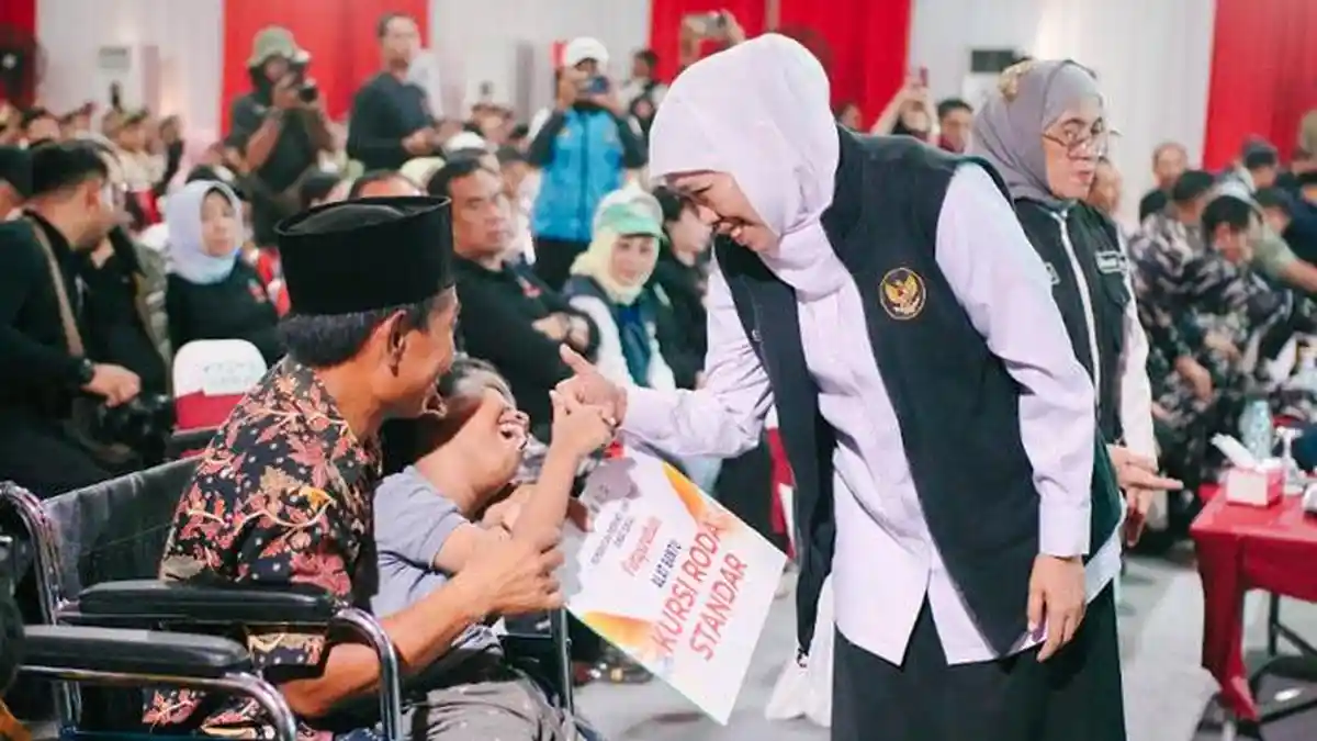 Khofifah Salurkan Bansos Rp17,36 Miliar untuk Warga Sumenep, Wabup Imam Hasyim Sampaikan Apresiasi