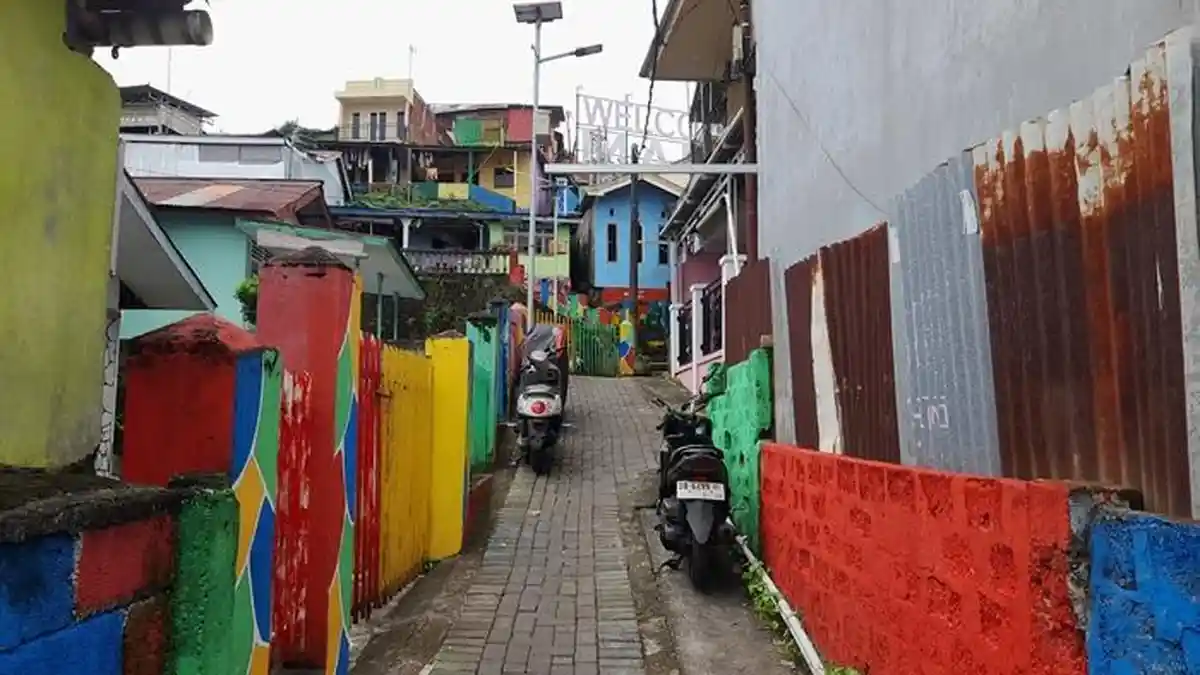 Dulunya Kuburan dan Tempat Buang Sampah, Kini Kampung Warna Warni Sindulang Jadi Objek Wisata Manado