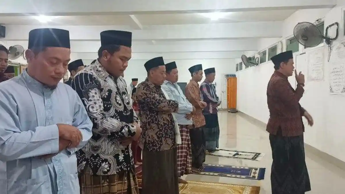 Keutamaan Shalat Tarawih Malam Keempat Ramadhan Senin 3 Maret 2025 : Setara Membaca 4 Kitab Suci