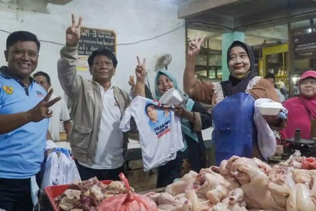 Sambangi Pasar di Sidoarjo, TKD Prabowo-Gibran dan Sedulur Khofiah Kenalkan Program Makan Gratis