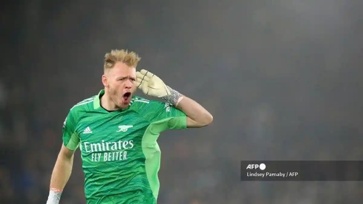 Dukung Langkah Arsenal Datangkan David Raya, Gary Neville Sindir Aaron Ramsdale: Dia Tak Menentu