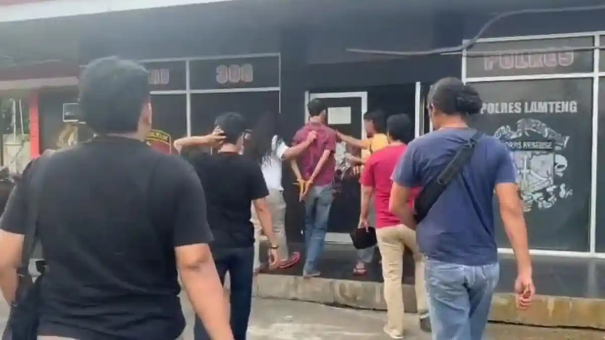 Polisi Akhirnya Ungkap Persembunyian Buronan Begal 8 Tahun di Lampung Tengah - Tribunlampung.co.id
