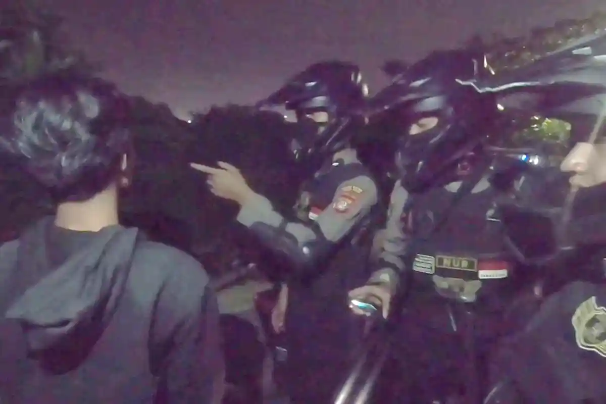 Diduga Hendak Mesum, Pemuda 22 Tahun dan Bocah SMP Terciduk di Semak-semak Waduk Cincin